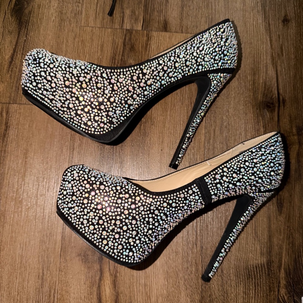 Bedazzled Pump